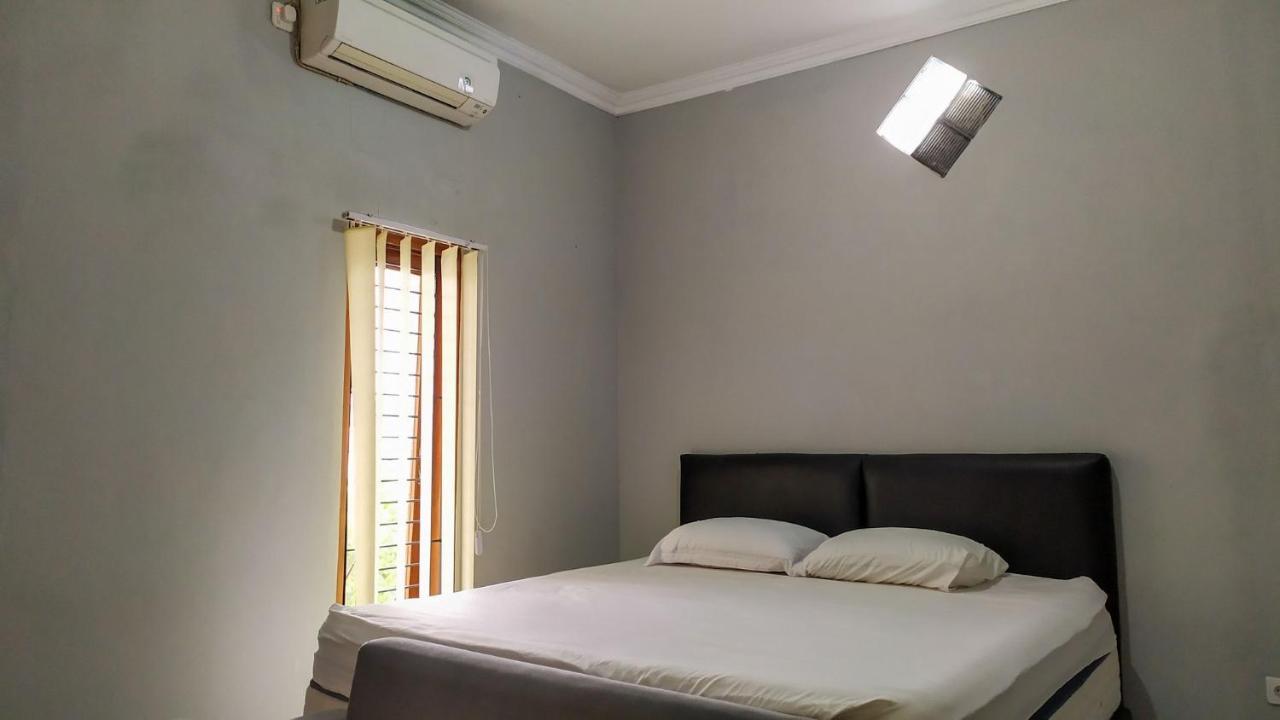 Omah Leren Mitra Reddoorz Near Gembiraloka Zoo Yogyakarta Hotell Exteriör bild