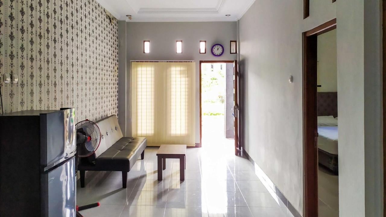 Omah Leren Mitra Reddoorz Near Gembiraloka Zoo Yogyakarta Hotell Exteriör bild