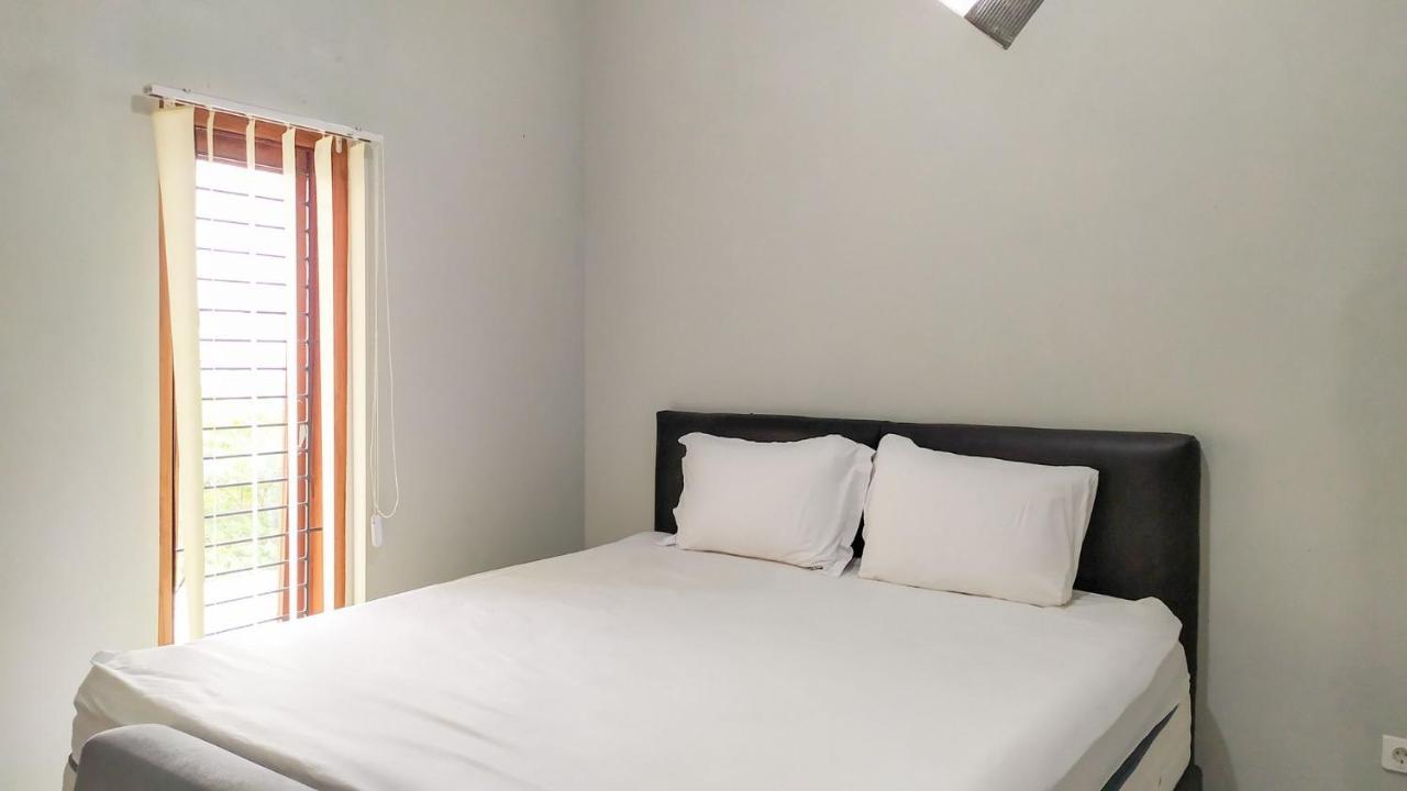 Omah Leren Mitra Reddoorz Near Gembiraloka Zoo Yogyakarta Hotell Exteriör bild