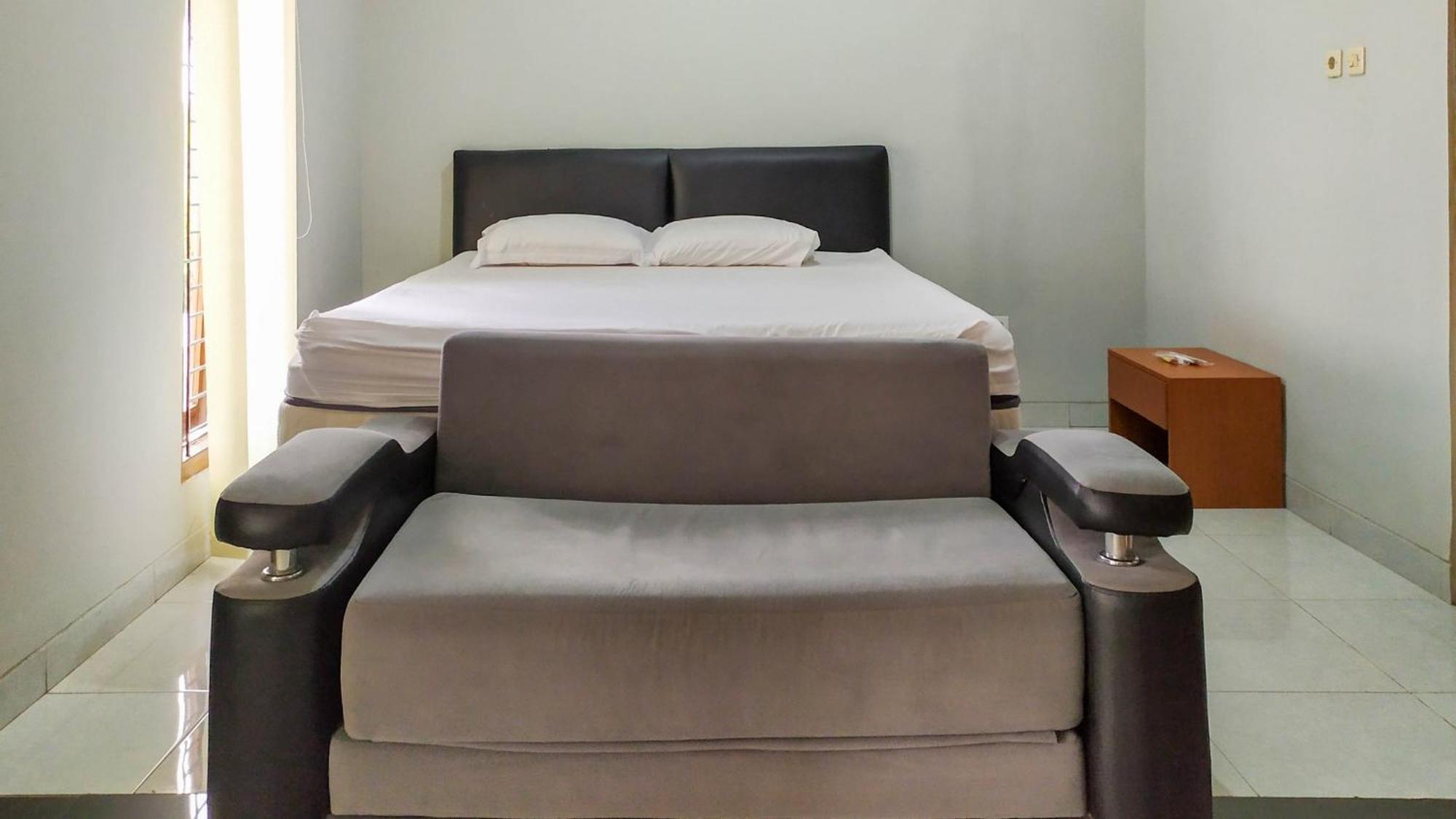 Omah Leren Mitra Reddoorz Near Gembiraloka Zoo Yogyakarta Hotell Exteriör bild