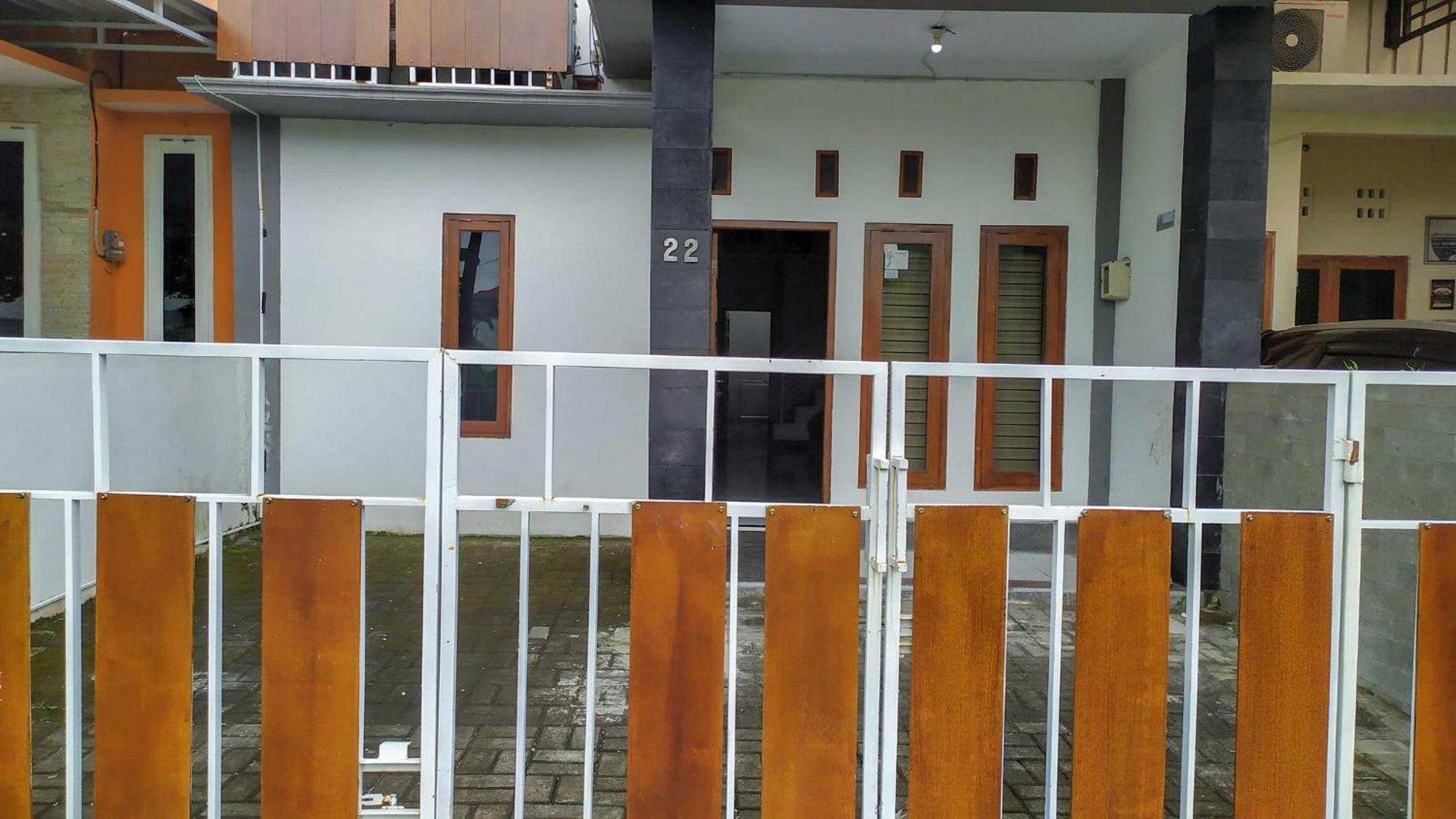 Omah Leren Mitra Reddoorz Near Gembiraloka Zoo Yogyakarta Hotell Exteriör bild